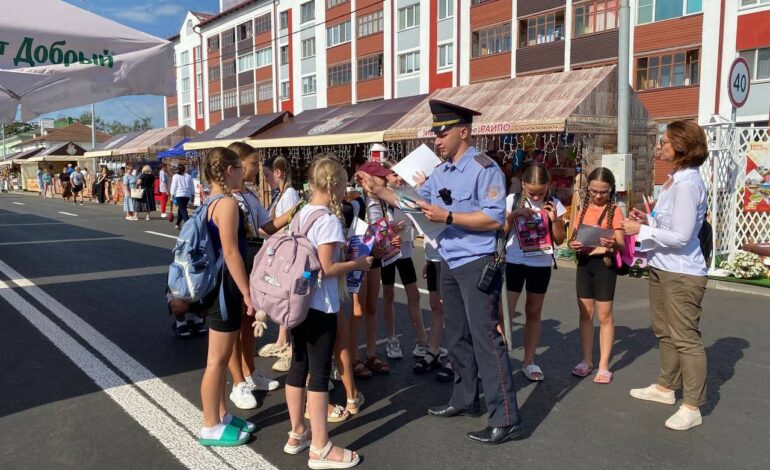 CОТРУДНИКАМИ ИВАЦЕВИЧСКОГО РОВД ПРОВЕДЕНА ПРОФИЛАКТИЧЕСКАЯ АКЦИЯ, НАЦЕЛЕННАЯ НА ПОВЫШЕНИЕ ЦИФРОВОЙ ГРАМОТНОСТИ ГРАЖДАН