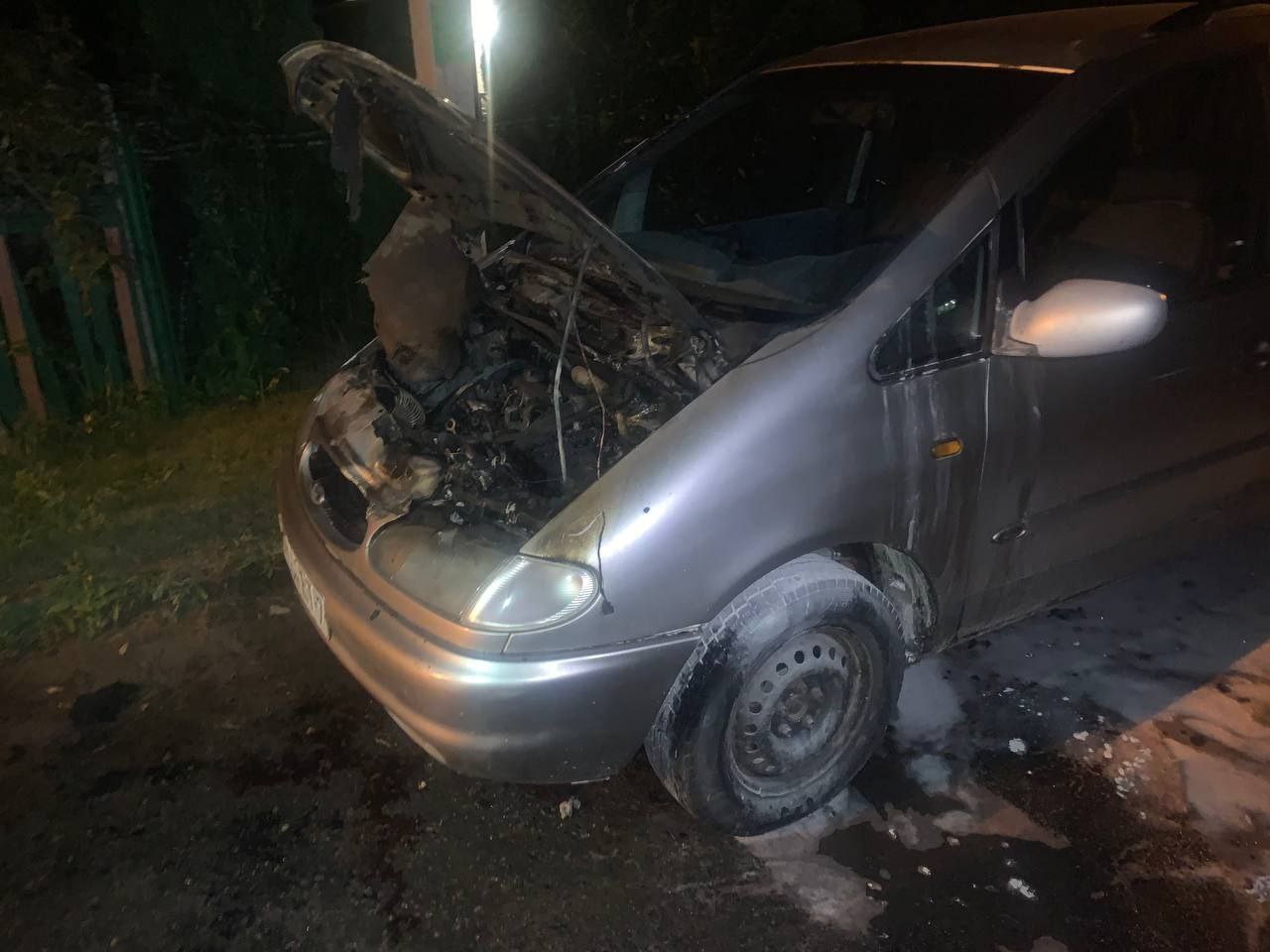 В Ивацевичах горел легковой автомобиль