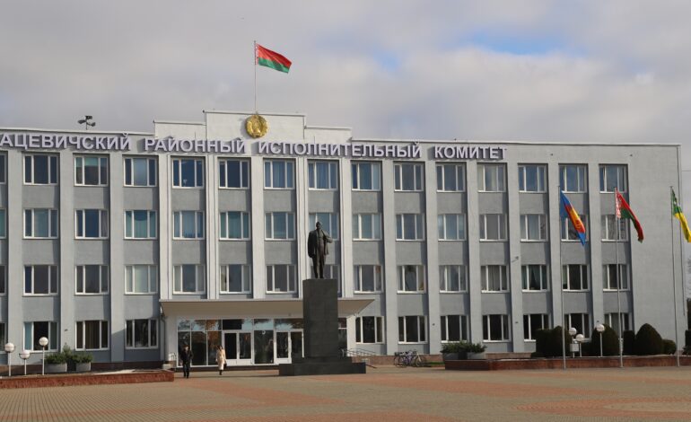 Уважаемые ветераны, работники нефтяной, газовой и топливной промышленности Ивацевичского района!