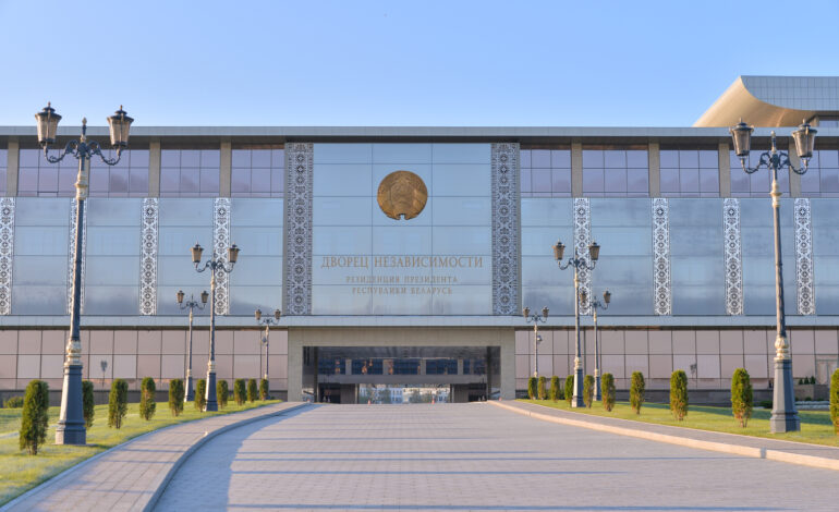 Александр Лукашенко заслушал доклад главы МВД