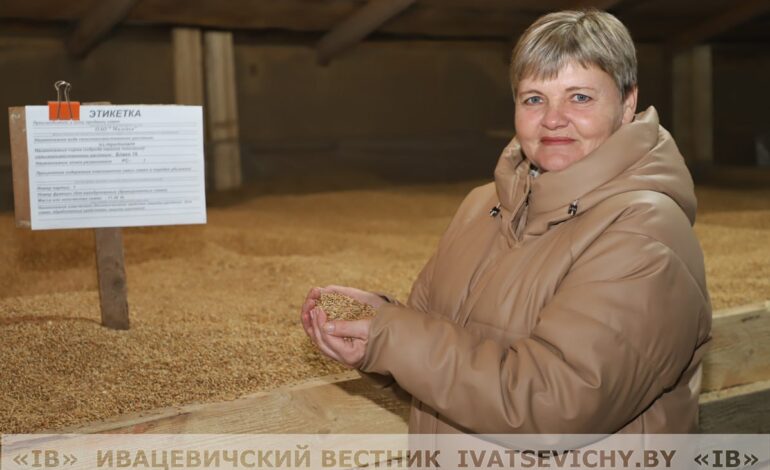 Хлеб на далонях жанчыны