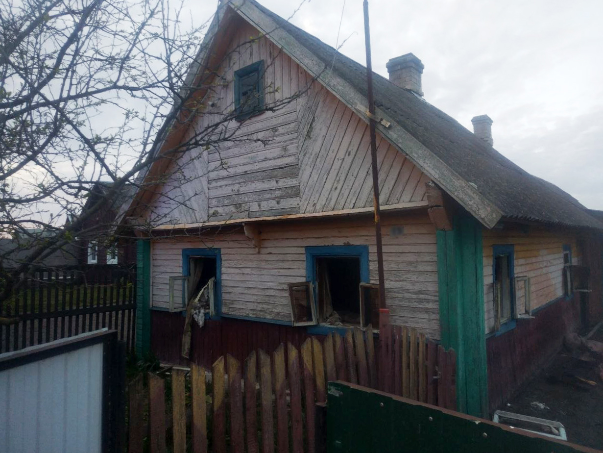 Пожар унес жизни людей в д. Холопья